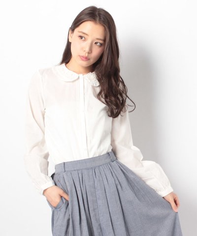 モチーフレースピンタックブラウス