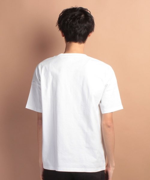 JEANS MATE(ジーンズメイト)/【CHAMPION】ドロップショルダーポケットTシャツ/img02