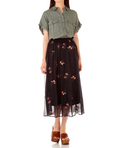 ROSE BUD(ローズバッド)/フラワー刺繍スカート/img01