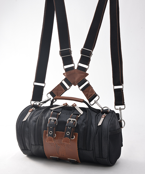 新品未開封、送料無料！DEVICE✖️進撃の巨人　4way立体機動ポーチ　ブラック セール，高品質 【DEVICE × 進撃の巨人】立体機動ポーチ 4wayバッグ