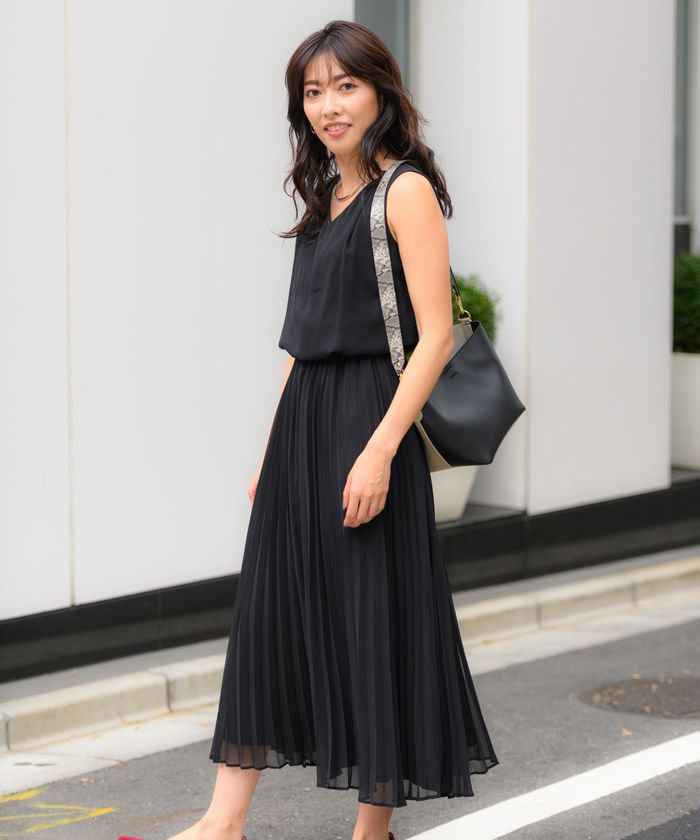 クリアランスセール バックパール付き Tonal Classyコラボ プリーツ ロングワンピース 絶妙