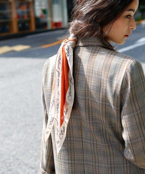 marjour(マージュール)/LETTERS PRINT SCARF/img01