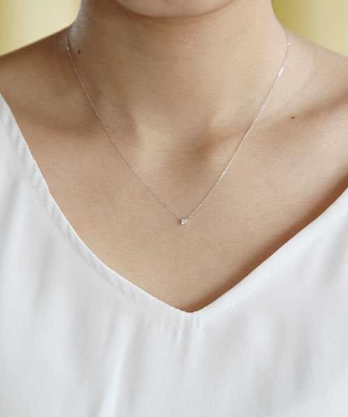 K10ホワイトゴールドネックレス メーカー品番をお申し付け下さい アフターサービスに関しましては 全国の4℃ジュエリーショップにてお承り可能です ご利用の際には 必ずマガシーク発行のご購入明細書と取扱い説明書 保証書 をお持ち下さい お品物やお客様のご使用状況により 一部お承りできないアフターサービスもございます あらかじめご了承ください