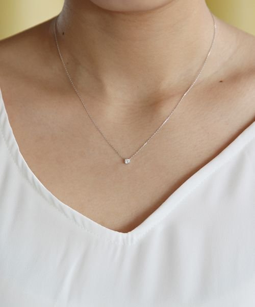 K10ホワイトゴールドネックレス メーカー品番をお申し付け下さい アフターサービスに関しましては 全国の4℃ジュエリーショップにてお承り可能です ご利用の際には 必ずマガシーク発行のご購入明細書と取扱い説明書 保証書 をお持ち下さい お品物やお客様のご使用状況により 一部お承りできないアフターサービスもございます あらかじめご了承ください