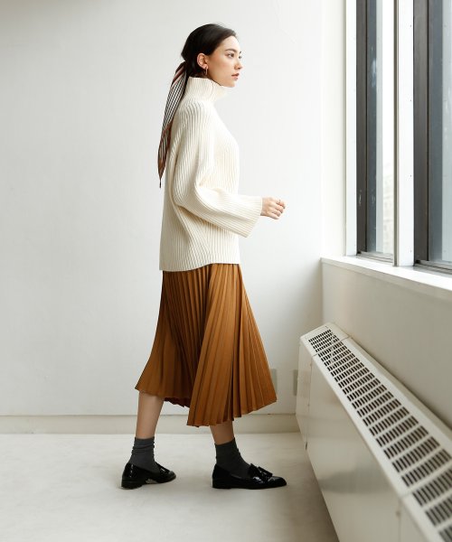 marjour(マージュール)/MATTE SATIN PLEATS SKIRT/img06