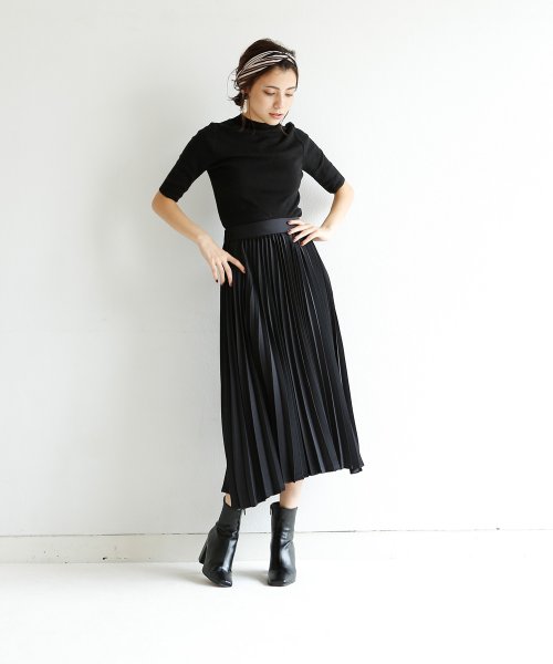 marjour(マージュール)/MATTE SATIN PLEATS SKIRT/img11