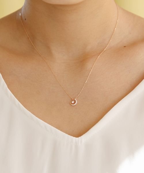 K10ピンクゴールドネックレス *店舗にてお問い合わせの際は メーカー品番をお申し付け下さい アフターサービスに関しましては ご利用の際には 必ずマガシーク発行のご購入明細書と取扱い説明書 保証書 をお持ち下さい お品物やお客様のご使用状況により 一部お承りできないアフターサービスもございます あらかじめご了承ください