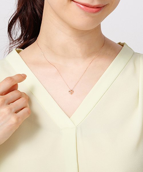 K10ピンクゴールドネックレス *店舗にてお問い合わせの際は メーカー品番をお申し付け下さい アフターサービスに関しましては ご利用の際には 必ずマガシーク発行のご購入明細書と取扱い説明書 保証書 をお持ち下さい お品物やお客様のご使用状況により 一部お承りできないアフターサービスもございます あらかじめご了承ください