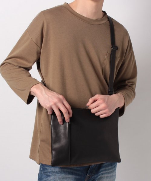 PATRICK STEPHAN(パトリックステファン)/Leather shoulder bag ’grande poche’ sacoche/img04