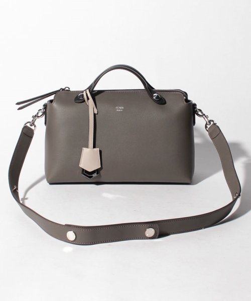 セール 25 Off Fendi 2wayハンドバッグ By The Way Medium Coal Grey Powd Mlc Pall フェンディ Fendi Magaseek セール 25 Off Fendi 2wayハンドバッグ By The Way Medium Coal Grey Powd Mlc Pall フェンディ Fendi Magaseek