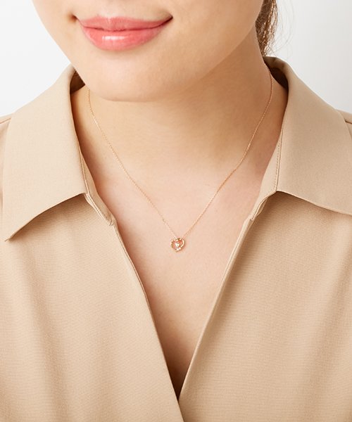 K10ピンクゴールドネックレス *店舗にてお問い合わせの際は メーカー品番をお申し付け下さい アフターサービスに関しましては 全国の4℃ジュエリーショップにてお承り可能です ご利用の際には 必ずマガシーク発行のご購入明細書と取扱い説明書 保証書 をお持ち下さい お品物やお客様のご使用状況により 一部お承りできないアフターサービスもございます あらかじめご了承ください