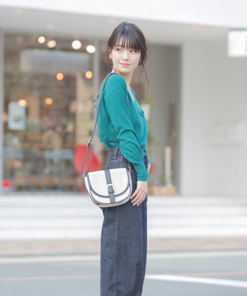 クーポン インスタグラマー大塚真理子さんコラボキャンバスショルダーバッグシア アルトローズ Altrose Magaseek