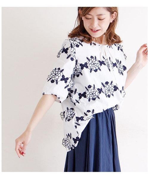 Sawa a la mode(サワアラモード)/花の刺繍モチーフシャツトップス/img18