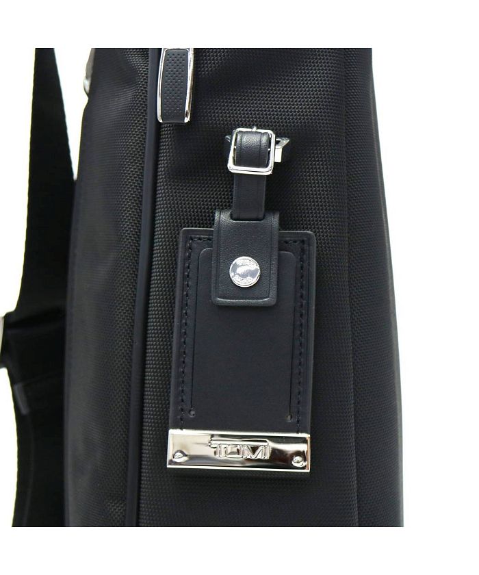 tumi arrive martin sling