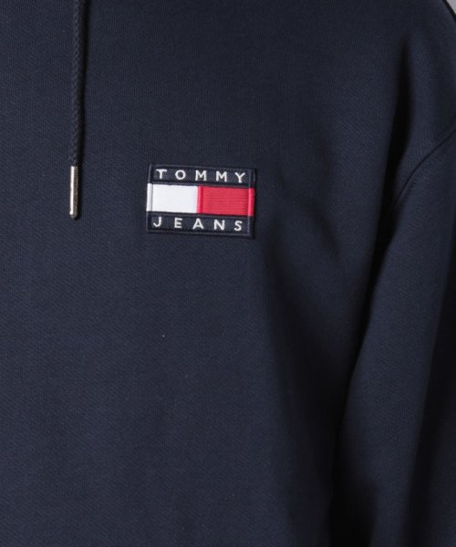 TOMMY JEANS(トミージーンズ)/コットンバッジフーディ/img14