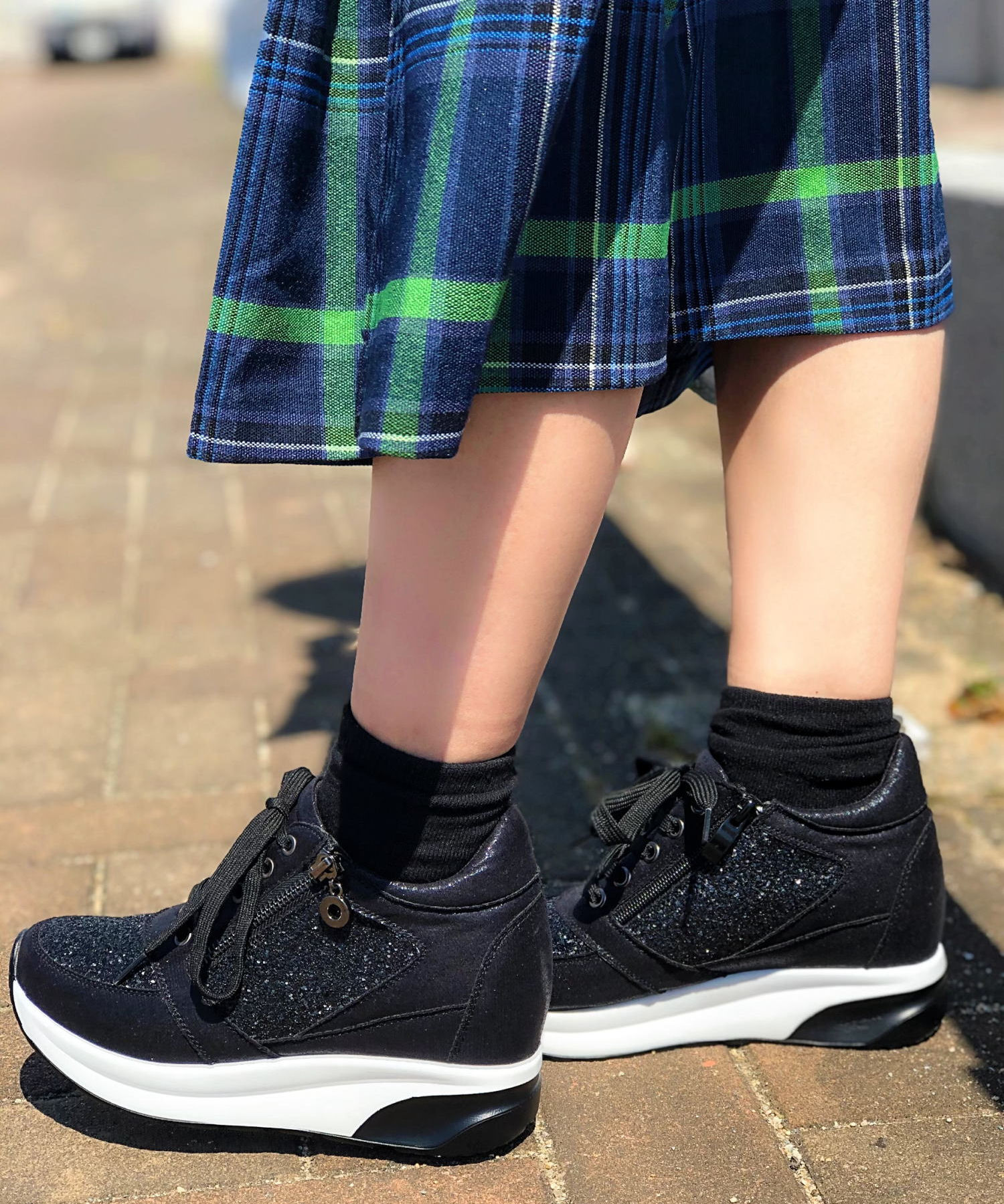 驚きの値段 Sugar Sugar シュガーシュガー グリッター厚底レースアップスニーカー 送料無料 早い者勝ち