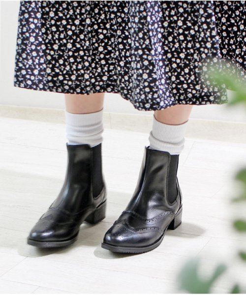 セール 本革ウイングチップサイドゴアショートブーツ 本革 ブーツ レディース サイドゴア メダリオン リアルレザー 牛革 ローヒール ブラック ブラウン あたたか 履 Lirio Blanco Lirio Blanco Magaseek