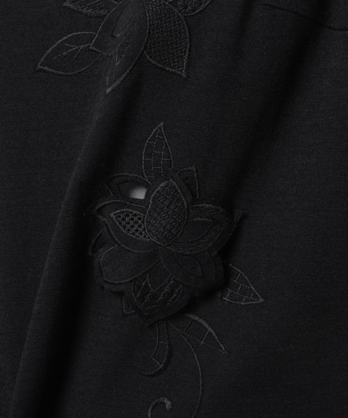 LAPINE BLANCHE(ラピーヌ　ブランシュ)/花モチーフ刺繍　タートルネックチュニック/img04