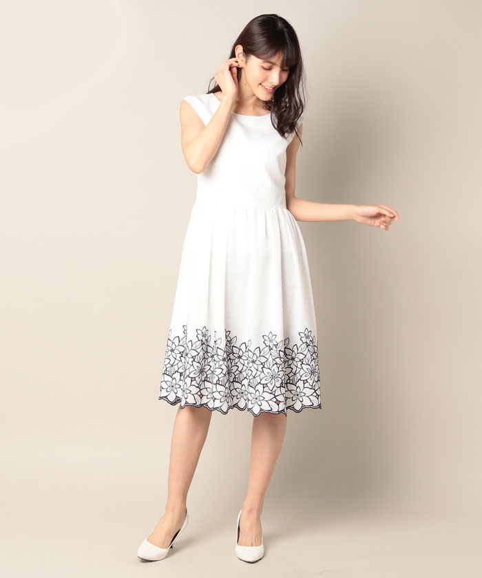 エッセンシャルズ 裾フラワー刺繍ワンピース 新品 Villa Saintantoine Com