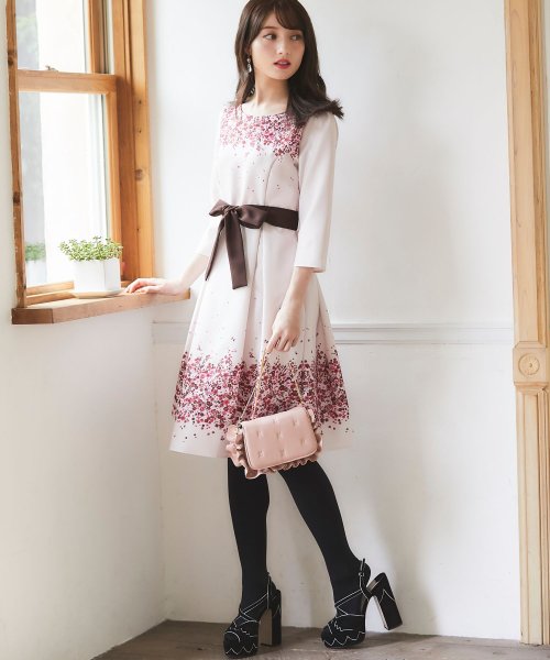 ウエストりぼん付きパネルフラワーワンピース トッコクローゼット Tocco Closet Magaseek