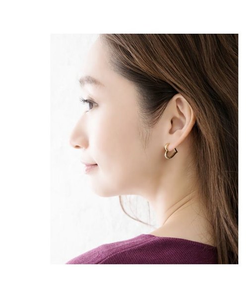 大人可愛いハートフレームのキャッチレスフープピアス クリームドット Cream Dot Magaseek