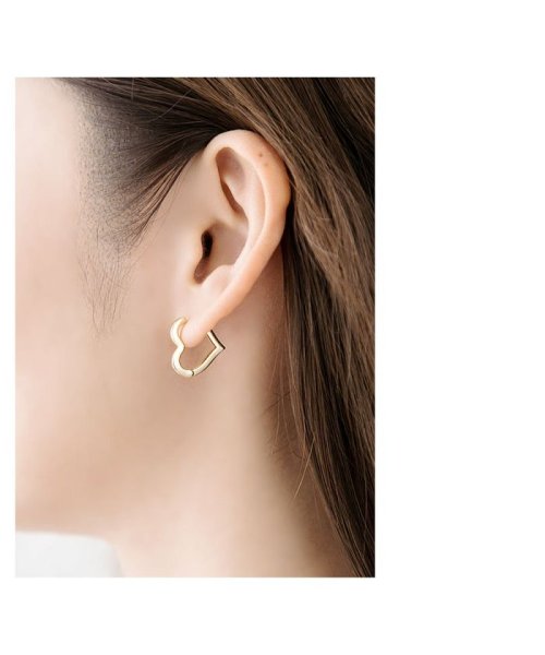 大人可愛いハートフレームのキャッチレスフープピアス クリームドット Cream Dot Magaseek 大人可愛いハートフレームのキャッチレスフープピアス クリームドット Cream Dot Magaseek