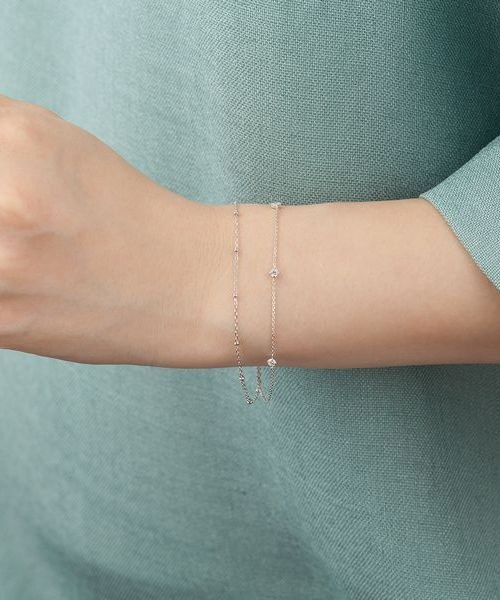 K10ホワイトゴールドブレスレット *店舗にてお問い合わせの際は メーカー品番をお申し付け下さい アフターサービスに関しましては ご利用の際には 必ずマガシーク発行のご購入明細書と取扱い説明書 保証書 をお持ち下さい お品物やお客様のご使用状況により 一部お承りできないアフターサービスもございます あらかじめご了承ください