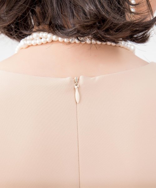 DRESS+(ドレス プラス)/ケープスリーブと半袖のアシンメトリー袖結婚式ワンピース/img19