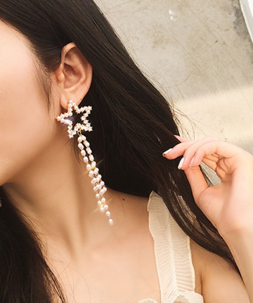 クーポン セール 30 Off ピアス ロングピアス パール 揺れる 星 キラキラ 大ぶりピアス 左右非対称 かわいい お洒落 輝く小顔効果 ショッピングゴー Shoppinggo Magaseek