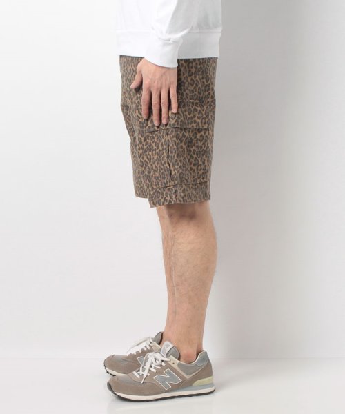 LEVI’S OUTLET(リーバイスアウトレット)/HI－BALL CARGO SHORTS PATCHY CHEETAH BAC/img01