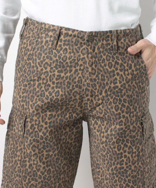 LEVI’S OUTLET(リーバイスアウトレット)/HI－BALL CARGO SHORTS PATCHY CHEETAH BAC/img03