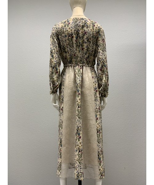 セール 60 Off アナウンサー着用 小花プリントxレースオープンワンピース トーナル Tonal Magaseek