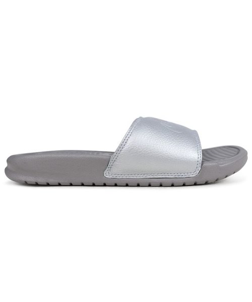 Nike Wmns Benassi Just Do It Bp ナイキ ベナッシ サンダル レディース メンズ シルバー Ao4642 001 ナイキ Nike Magaseek