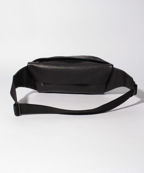 PATRICK STEPHAN(パトリックステファン)/Leather waist bag 'demi cercle' 19/img02