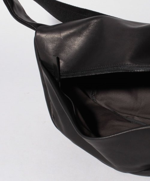 PATRICK STEPHAN(パトリックステファン)/Leather waist bag 'demi cercle' 19/img03