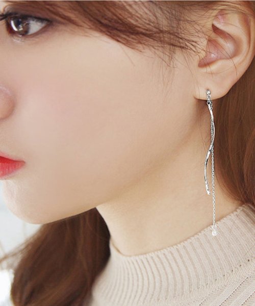 ピアス ロングピアス 2way 揺れる キラキラ アクセサリー 大人 お洒落 輝く ネークチェーン 小顔効果 ショッピングゴー Shoppinggo Magaseek
