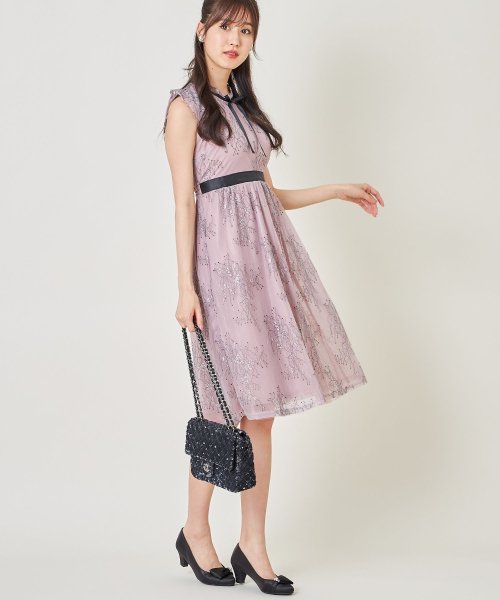 セール トッコクローゼット Tocco Closet りぼん付きプチフリルネックフラワーレースワンピース Magaseek