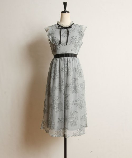 セール トッコクローゼット Tocco Closet りぼん付きプチフリルネックフラワーレースワンピース Magaseek