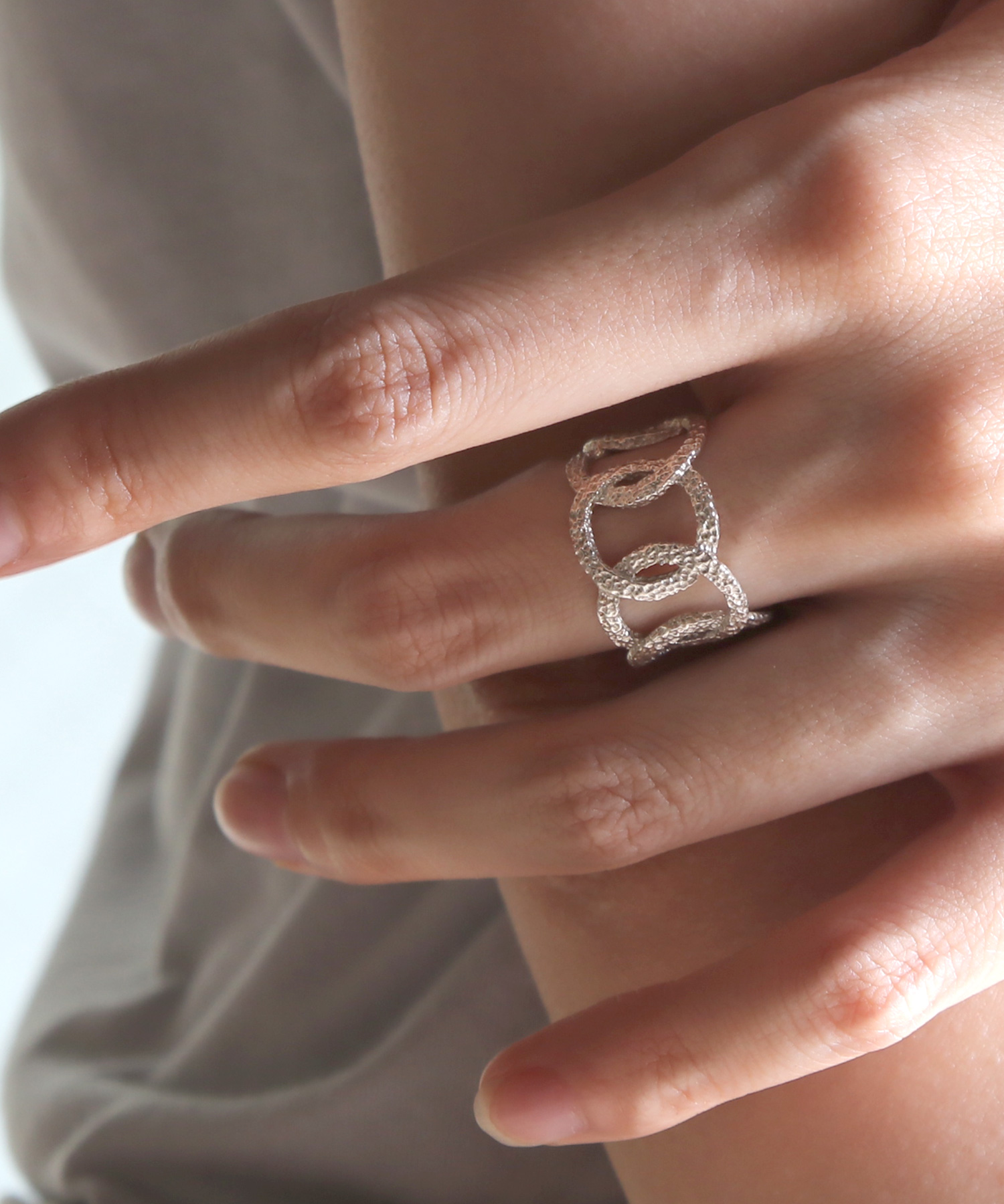 YArKA/ヤーカ】silver925 Crumpled paper pattern ring [kusha3]/くしゃくしゃ紙模様リング  シルバー925 (503051797) | メゾンムー(MAISON mou) - MAGASEEK