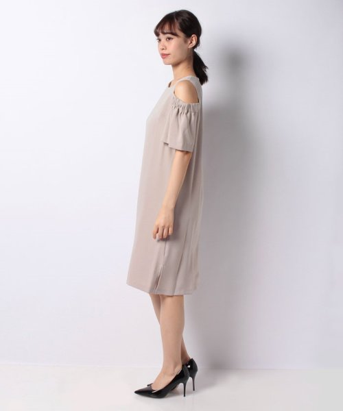 セール 結婚式や2次会にぴったり オープンショルダーワンピース ドロワット ロートレアモン Droite Lautreamont Magaseek セール 結婚式や2次会にぴったり オープンショルダーワンピース ドロワット ロートレアモン Droite Lautreamont Magaseek