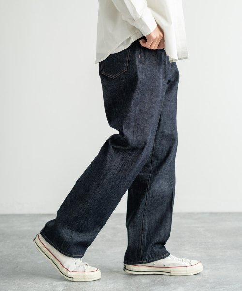 デニムパンツ メンズ ルーズフィット ワイド 綿 コットン 日本製 国産 センタープレス ジーンズ ジーパン キナリ シンプル カジュアル キレイめ ボタンフラ ロッキーモンロー Rocky Monroe Magaseek