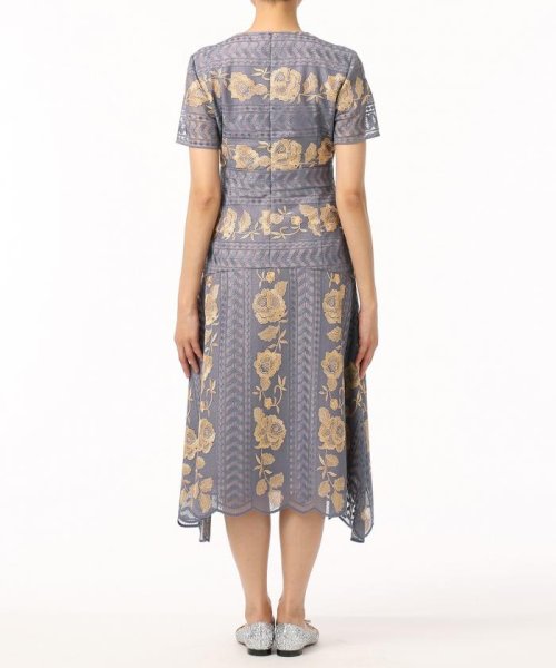 【TVドラマ着用】ライン刺繍ワンピース 