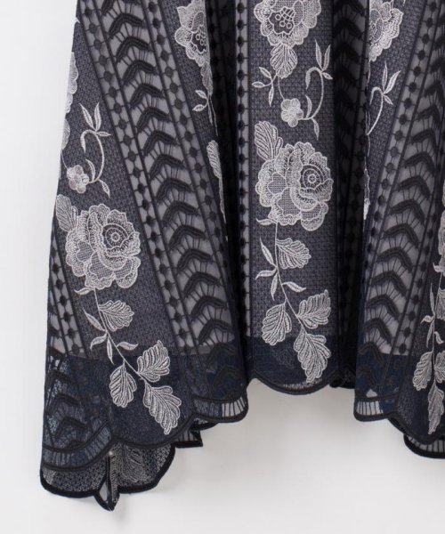 【TVドラマ着用】ライン刺繍ワンピース 