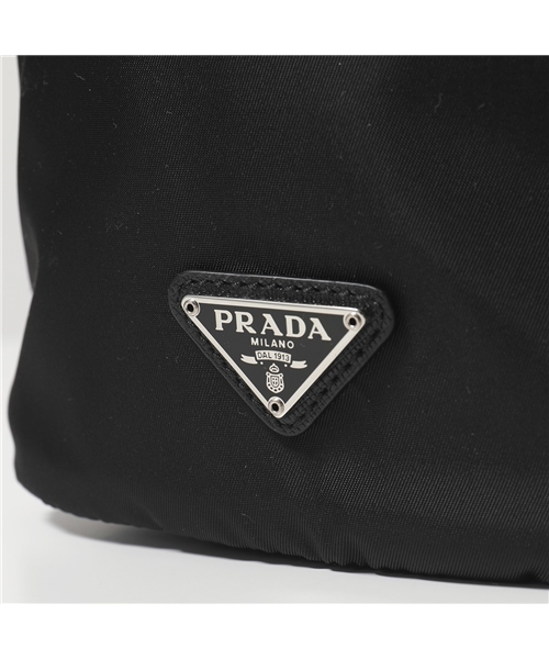 PRADA プラダ シルク ゴールド ポーチ 大容量 三角ロゴプレート