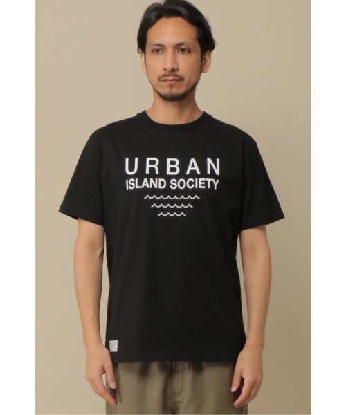 ikka(イッカ)/URBAN ISLAND SOCIETY ロゴプリントTシャツ/img02