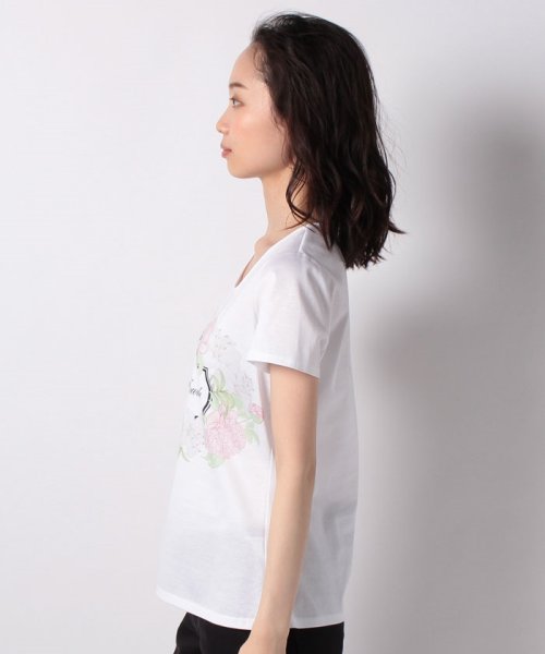 MADAM JOCONDE(マダム ジョコンダ)/【洗える】 コットン天竺 ボタニカルフラワーロゴプリントTシャツ/img01