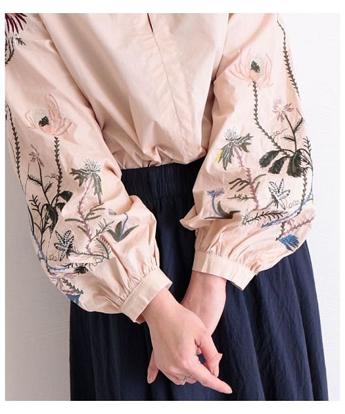 Sawa a la mode(サワアラモード)/ボタニカル刺繍袖のコットントップス/img03