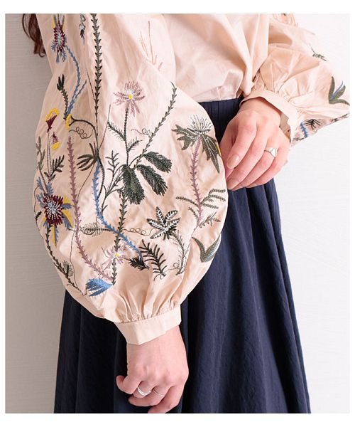 Sawa a la mode(サワアラモード)/ボタニカル刺繍袖のコットントップス/img07