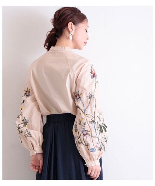 Sawa a la mode(サワアラモード)/ボタニカル刺繍袖のコットントップス/img13