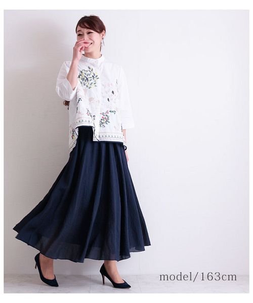 Sawa a la mode(サワアラモード)/ナチュラルな草花刺繍のコットントップス/img01